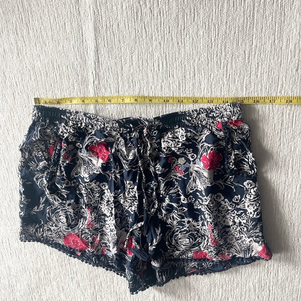 Charlotte Russe Navy Floral Shorts with Pink Accent - Picture 6 of 10
